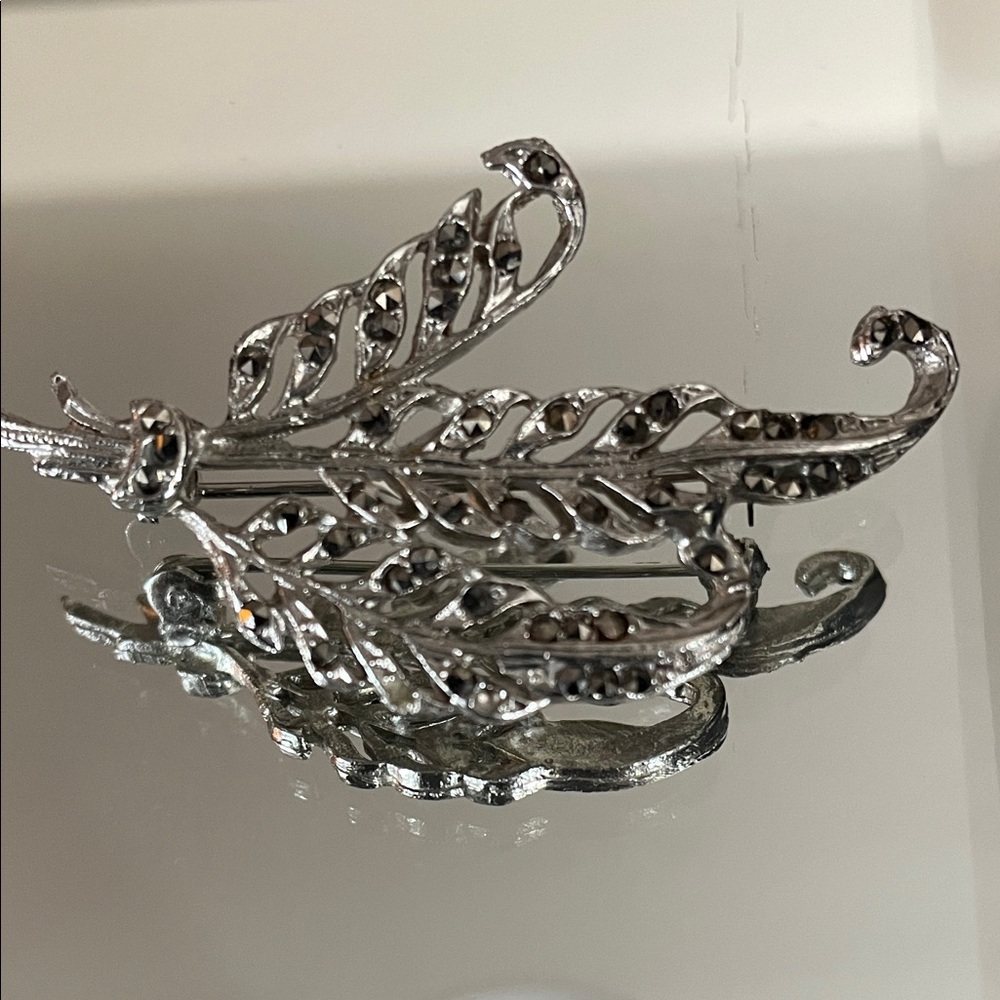 Vintage Rhinestone Silver Leaf Brooch - Picture 5 of 5